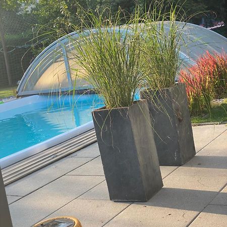 Pool & Lake Holiday Home Markkleeberg Extérieur photo